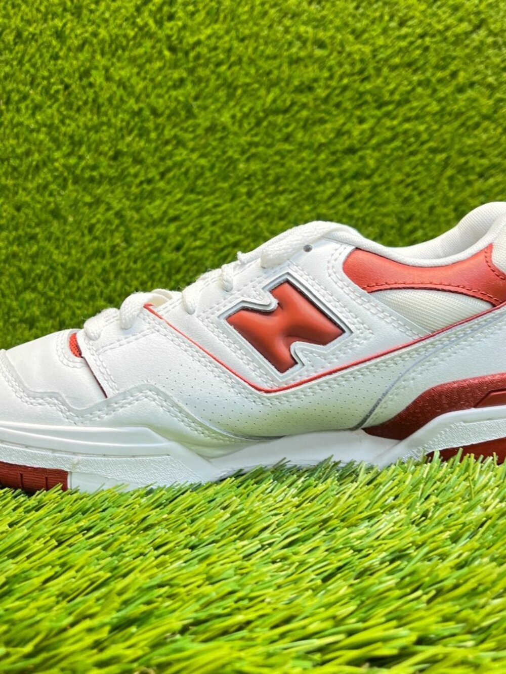 New Balance 550 Womens Size 8 Brick White Red Walking Lifestyle Shoes Sneakers View 3